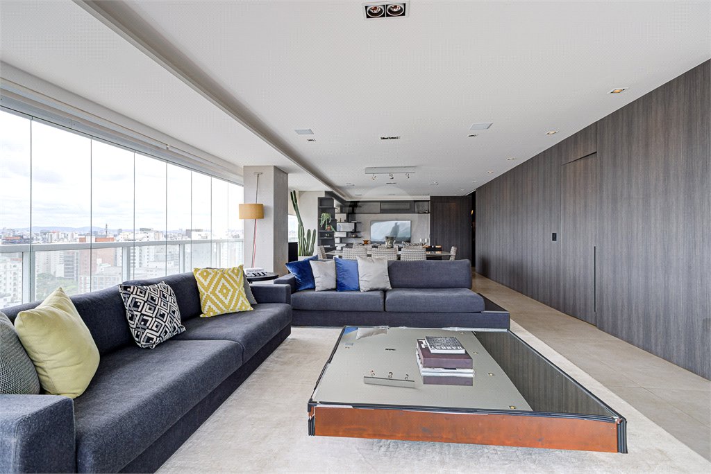 Apartamento à venda com 3 suítes em Campo Belo, São Paulo, SP