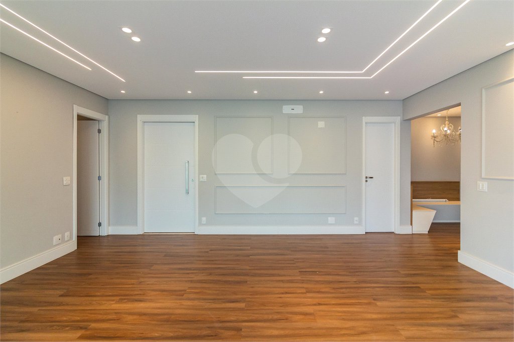 Apartamento à venda com 3 quartos, sendo 2 suítes, em Pinheiros, São Paulo, SP