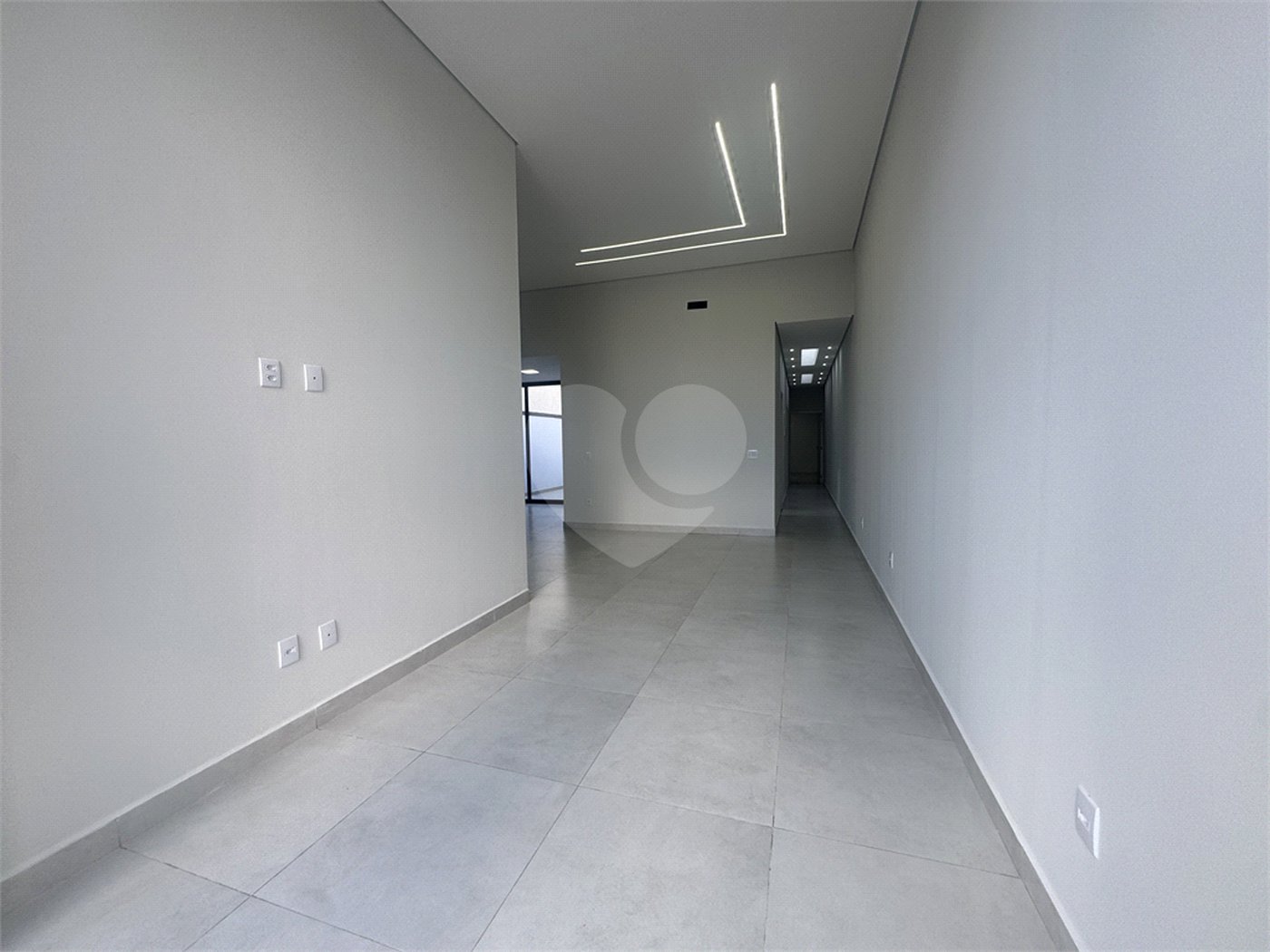 Casa à venda com 3 quartos, sendo 1 suíte, no condomínio Residencial Villagio Wanel, Sorocaba - SP
