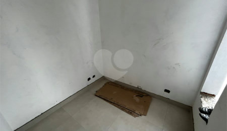 Casa à venda com 3 quartos, sendo 1 suíte,  no condomínio Lago dos Ipês, Itapetininga - SP