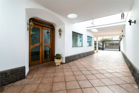 Casa à venda com 4 quartos, sendo 3 suítes, em Vila Mariana, São Paulo, SP