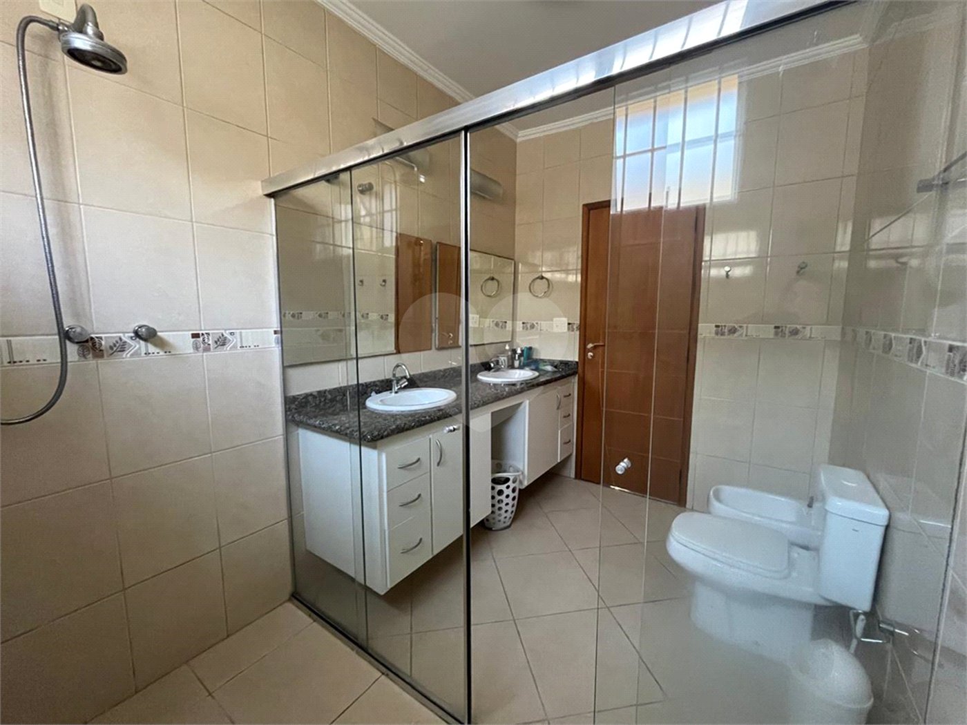 Sobrado à venda com 4 quartos, sendo 1 suíte,  em Vila Cordeiro, São Paulo, SP
