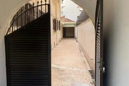 Casa/ Sobrado Amplo no Boqueirão/ Santos/SP