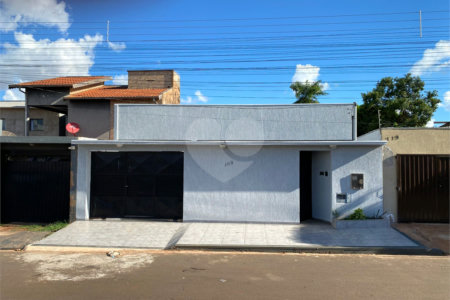 Casa à venda com 3 quartos, sendo 2 suítes, em Residencial Ponta Porã I, Ponta Porã, MS