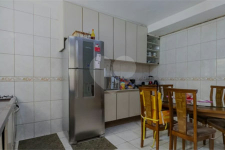 Sobrado à venda com 3 quartos, sendo 1 suíte, em Campo Grande, São Paulo, SP