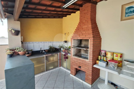Sobrado à venda ou para alugar com 3 quartos, sendo 1 suíte,  em Jardim Itália, Itapetininga, SP