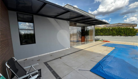 Casa à venda com 3 quartos, sendo 2 suítes,  no condomínio Terras de Mont Serrat, Salto - SP