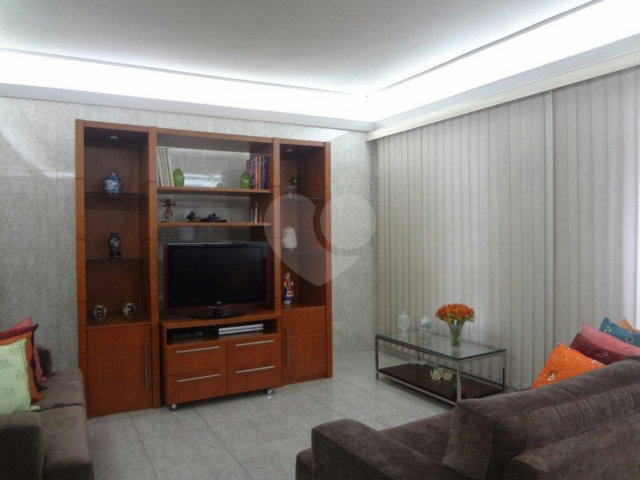 Sobrado à venda com 3 quartos em Santana, São Paulo, SP