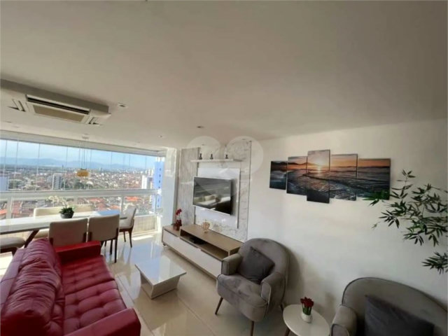 Duplex à venda com 3 suítes em Caiçara, Praia Grande, SP