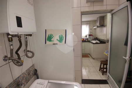 Casa à venda com 3 suítes no condomínio Morada das Hortênsias, São Paulo - SP
