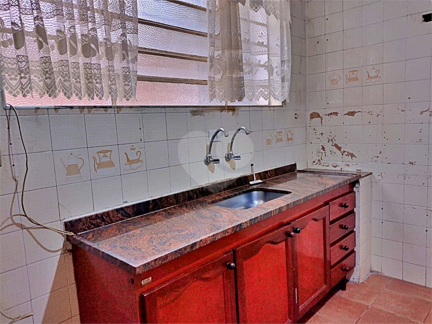 Sobrado à venda com 3 quartos, sendo 1 suíte,  em Parque Colonial, São Paulo, SP