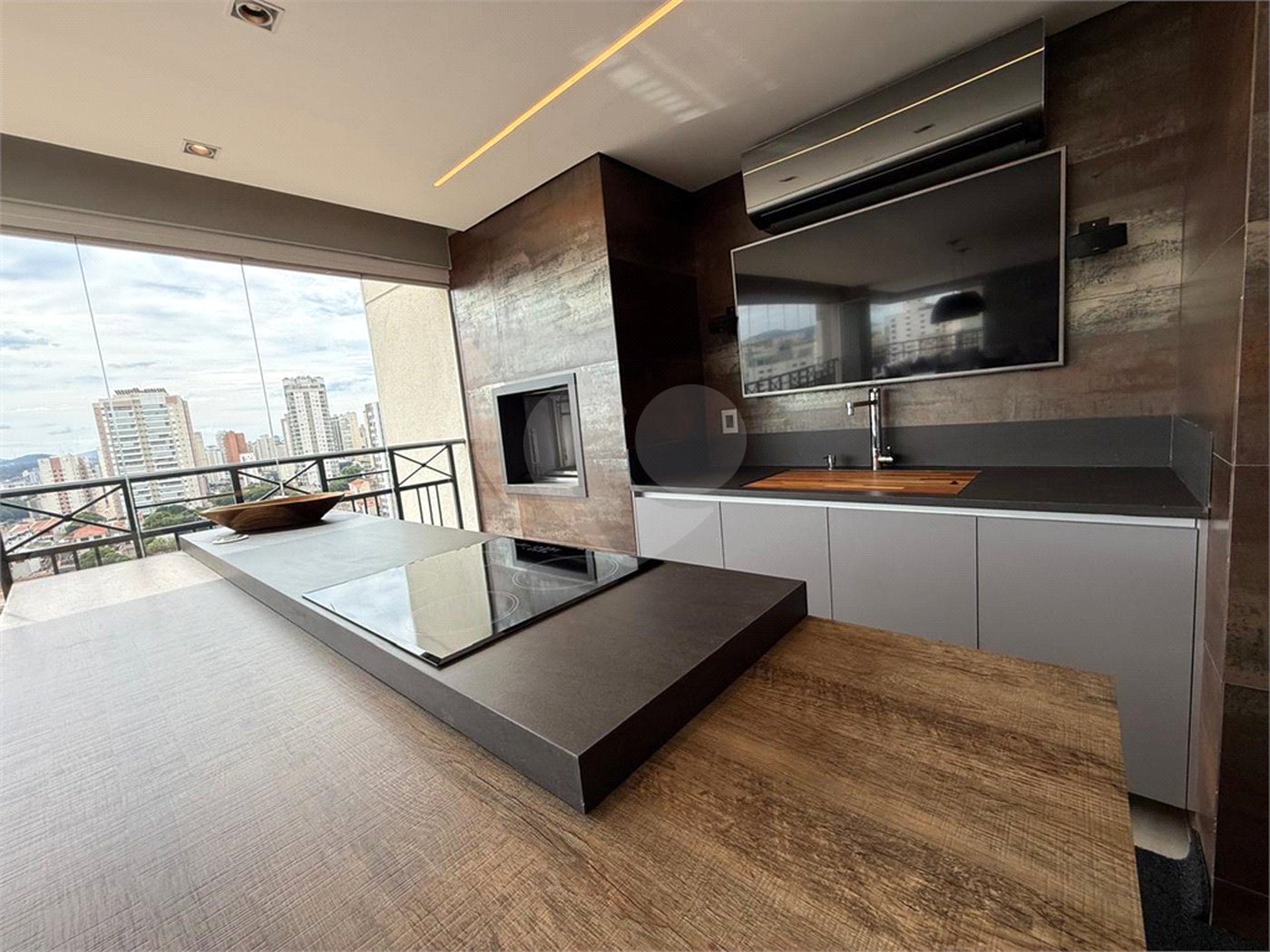 Apartamento à venda com 3 suítes em Santa Teresinha, São Paulo, SP