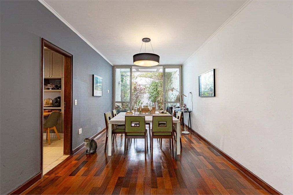Sobrado à venda com 3 quartos, sendo 1 suíte, em Alto da Boa Vista, São Paulo, SP