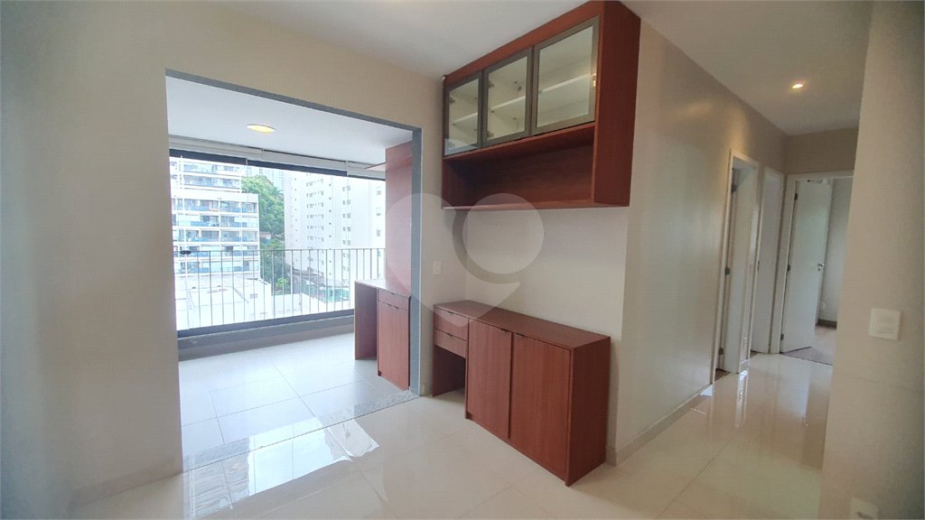 Apartamento à venda com 3 quartos, sendo 1 suíte,  em Pinheiros, São Paulo, SP
