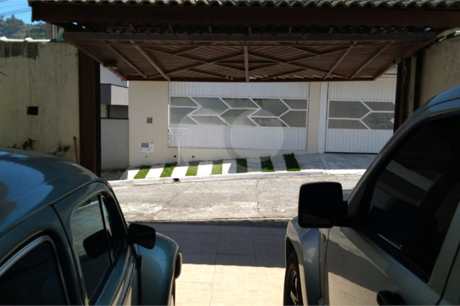 Casa à venda com 4 quartos, sendo 2 suítes, em Barreiro, Mairiporã, SP