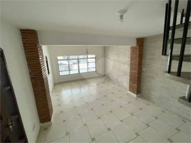 Sobrado à venda com 3 quartos, sendo 1 suíte,  em Jardim Santa Mônica, São Paulo, SP