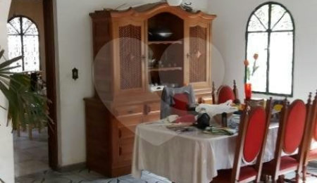 Sobrado à venda com 4 quartos, sendo 1 suíte,  em Tremembé, São Paulo, SP