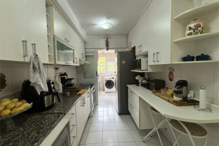 Apartamento à venda com 3 quartos, sendo 1 suíte, em Vila Andrade, São Paulo, SP