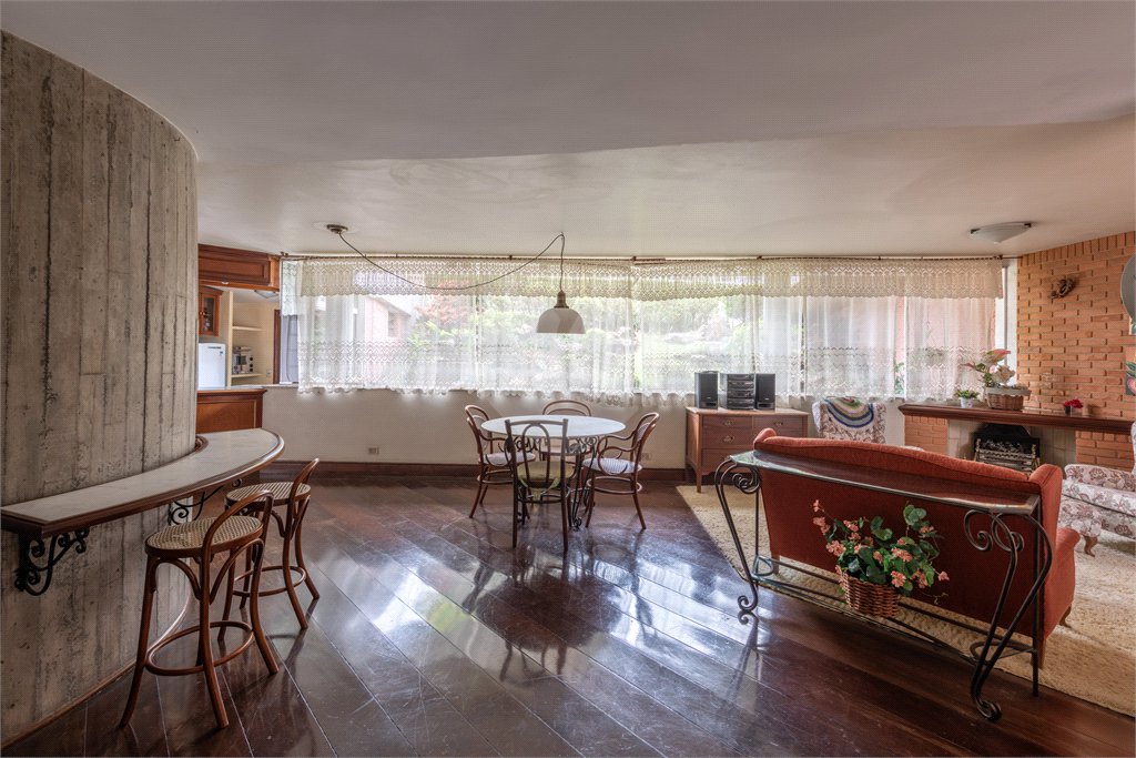 Casa Térrea à venda com 7 quartos, sendo 1 suíte, em Santana, São Paulo, SP
