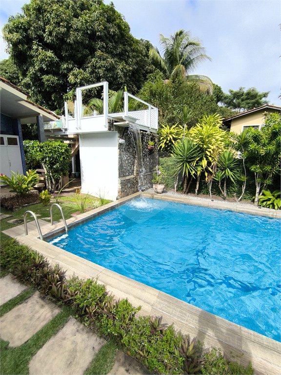 Casa à venda com 4 quartos, sendo 2 suítes, no Centro, Santa Cruz Cabrália, BA