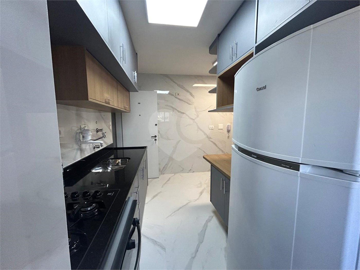 Apartamento para alugar com 3 quartos, sendo 1 suíte,  em Pinheiros, São Paulo, SP