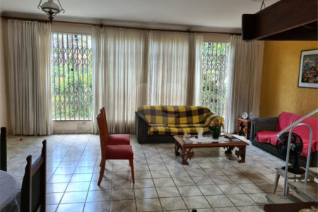 Sobrado à venda com 3 quartos em Campo Belo, São Paulo, SP