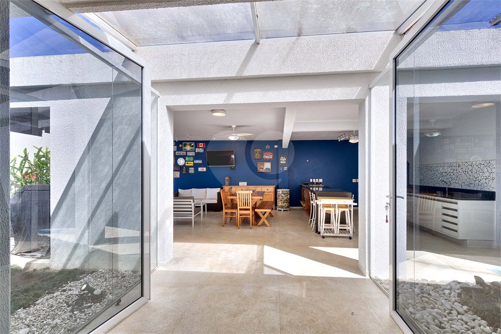 Casa à venda com 4 suítes em Jardim Cordeiro, São Paulo, SP