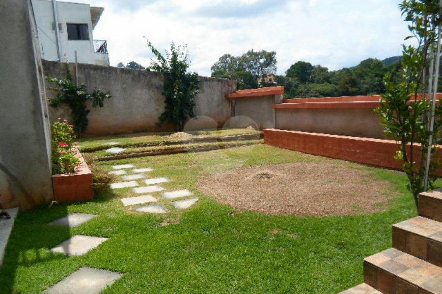 Sobrado à venda com 4 suítes em Tremembé, São Paulo, SP
