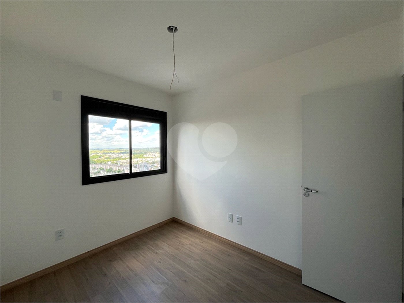 Apartamento à venda com 3 quartos, sendo 1 suíte,  em Além Ponte, Sorocaba, SP