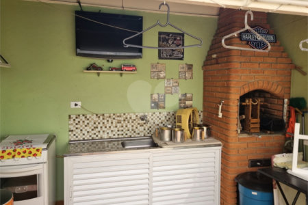 Sobrado à venda com 3 suítes em Vila Vitório Mazzei, São Paulo, SP