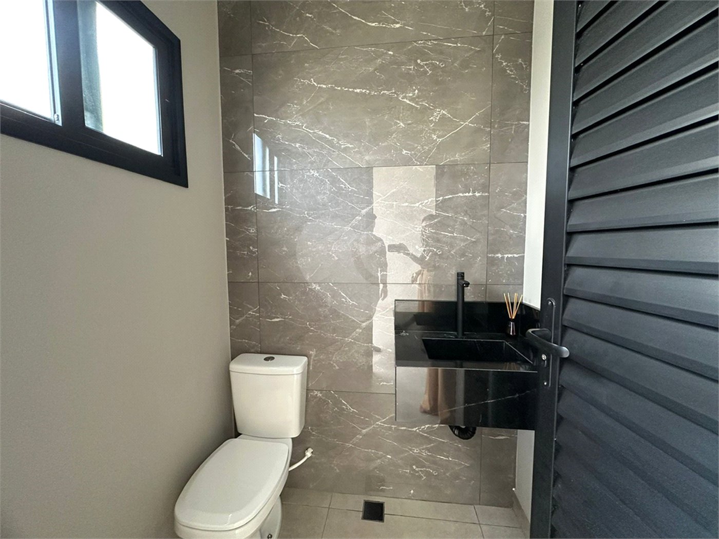 Casa à venda com 3 quartos, sendo 1 suíte, em Vila Carolina, Itapetininga, SP
