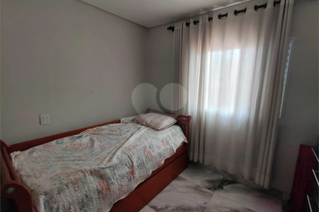 Sobrado à venda com 4 quartos, sendo 1 suíte,  em Parque dos Lagos, Ribeirão Preto, SP