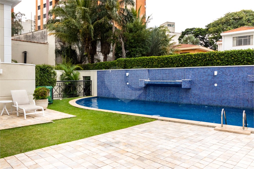 Casa à venda com 3 suítes no condomínio Solares de Bragança, São Paulo - SP