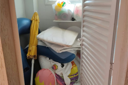 Casa à venda com 3 suítes no condomínio Estância Marambaia, Vinhedo - SP