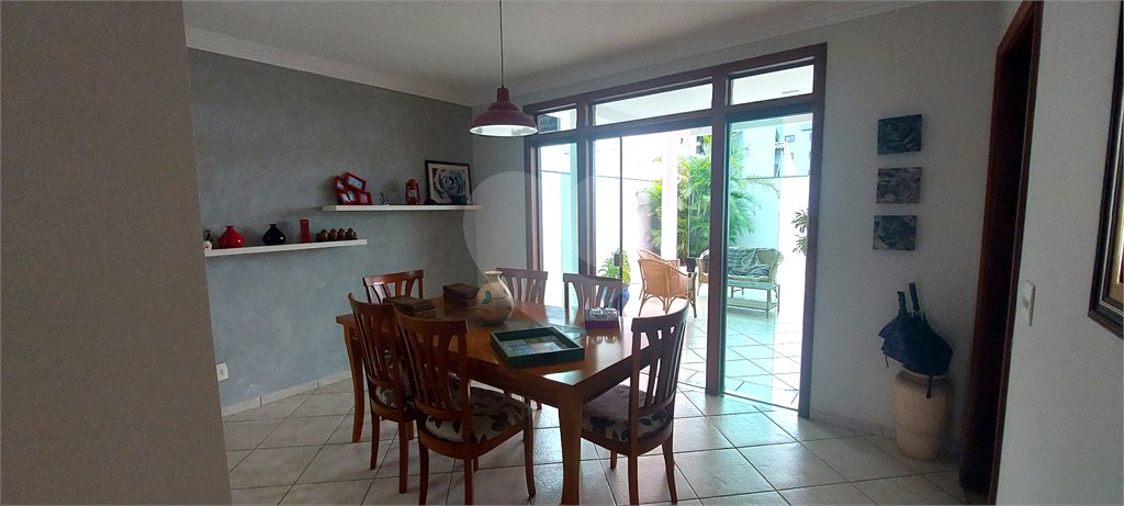 Sobrado à venda com 3 quartos, sendo 1 suíte, em Jardim Santa Rosália, Sorocaba, SP
