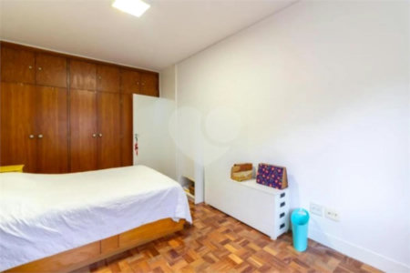 Sobrado à venda com 4 quartos, sendo 2 suítes, em Jardim das Bandeiras, São Paulo, SP