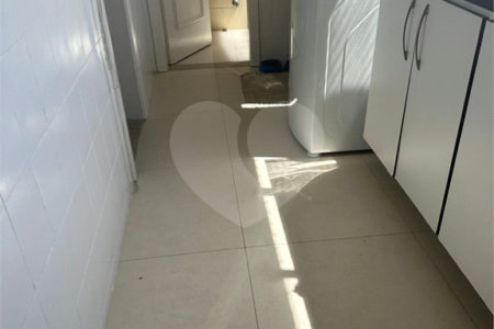 Apartamento à venda com 3 quartos, sendo 1 suíte, em Passagem, Cabo Frio, RJ