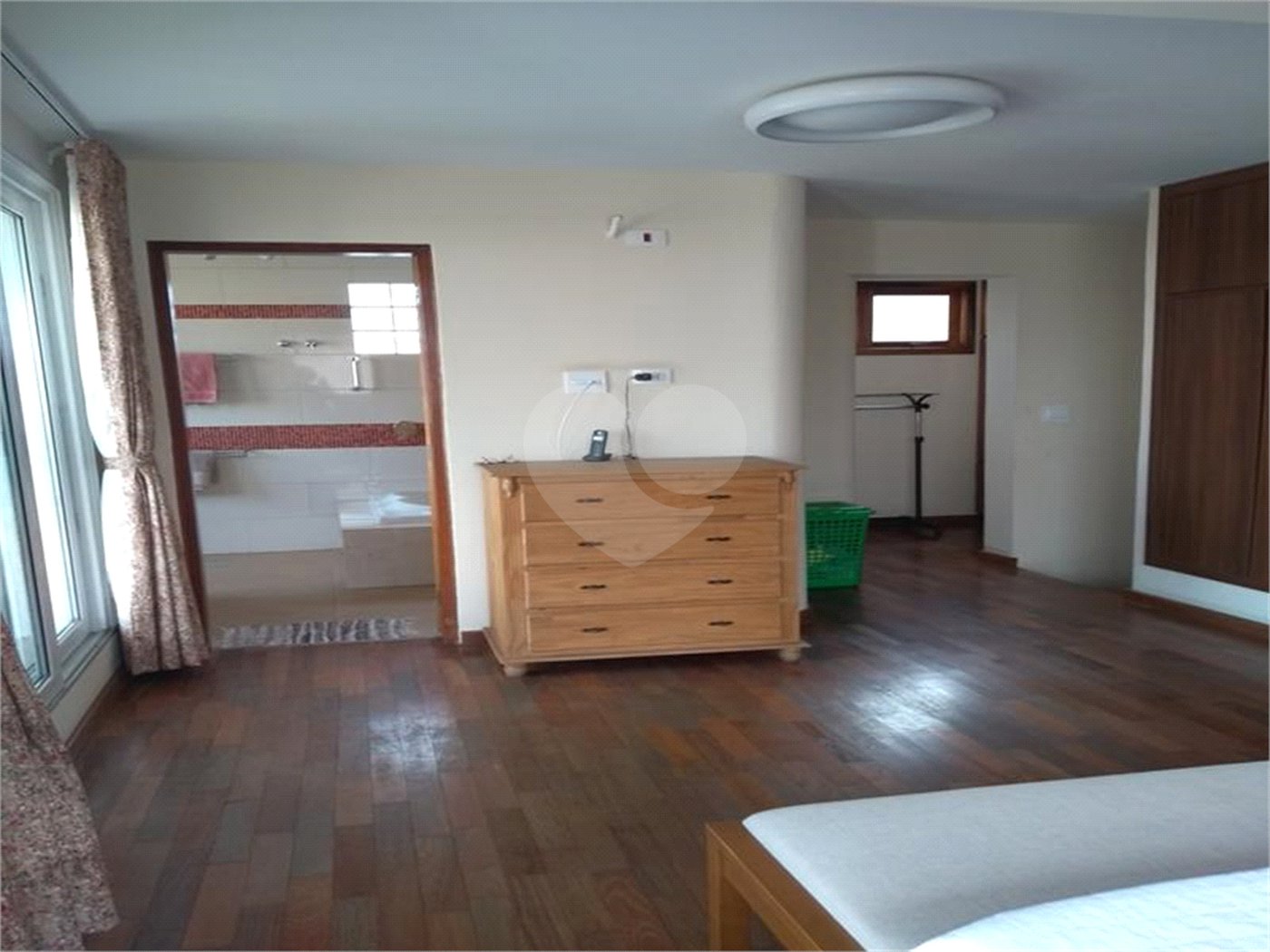 Casa à venda com 5 suítes em Vila Pirajussara, São Paulo, SP
