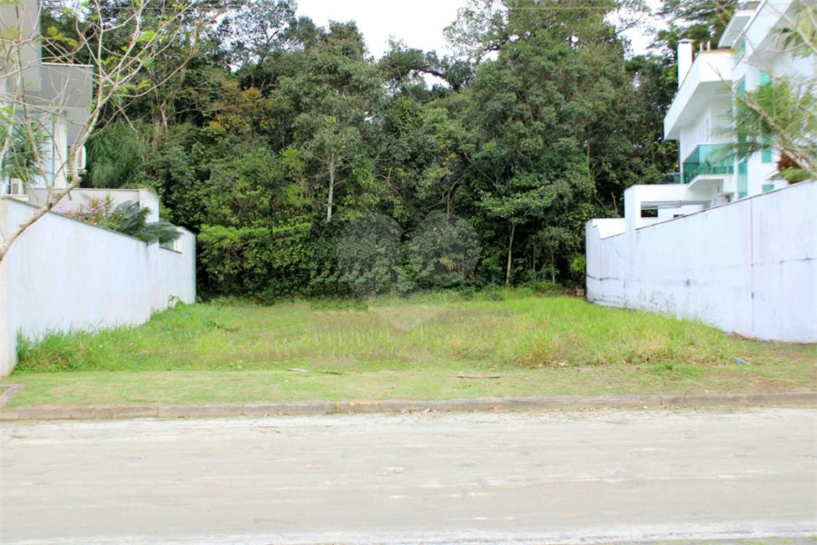 Terreno à venda com 1 suíte em Riviera de São Lourenço, Bertioga, SP