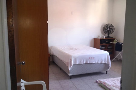 Sobrado à venda com 3 quartos em Vila Marari, São Paulo, SP