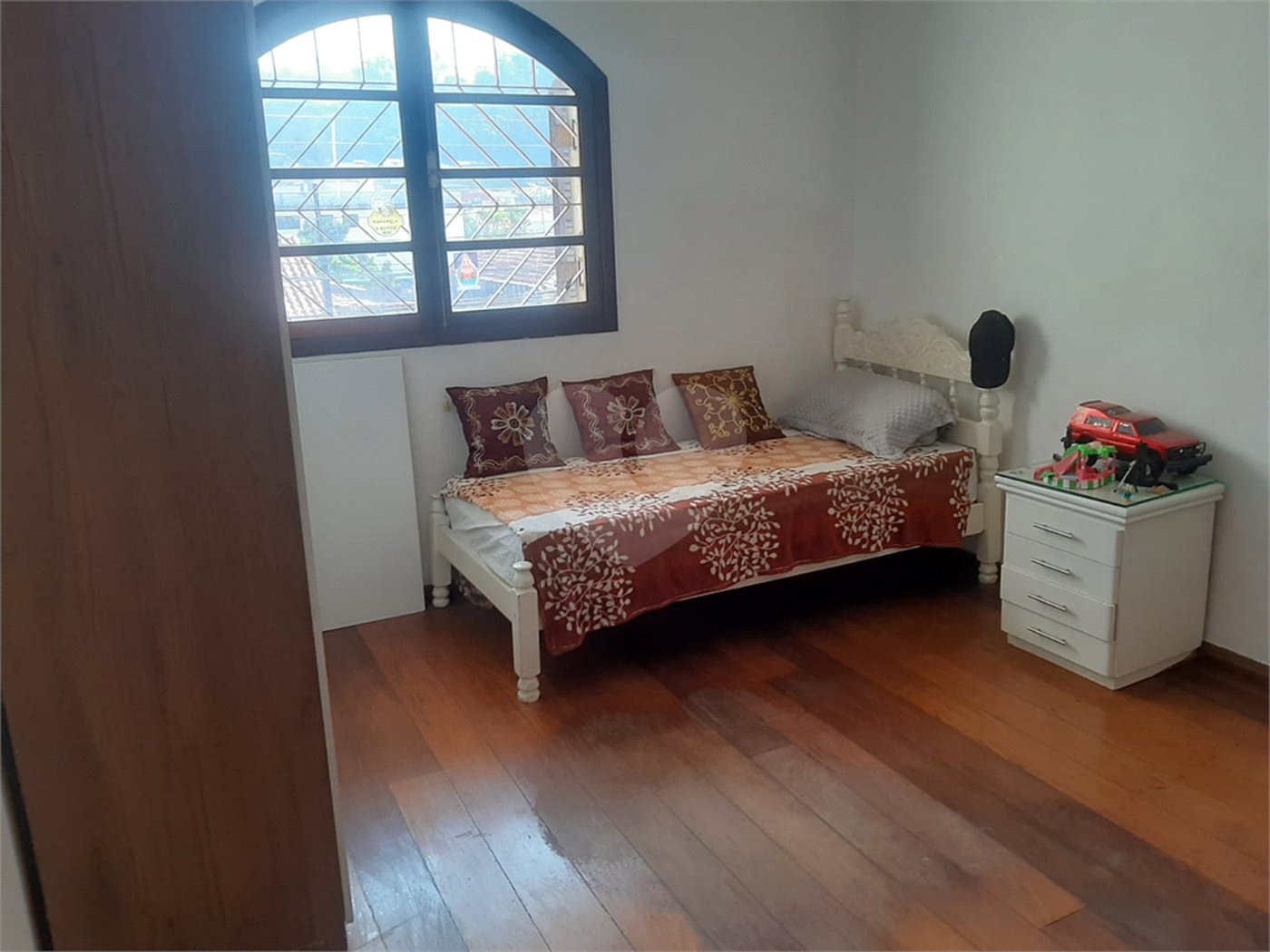 Sobrado à venda com 3 quartos, sendo 1 suíte, em Tremembé, São Paulo, SP