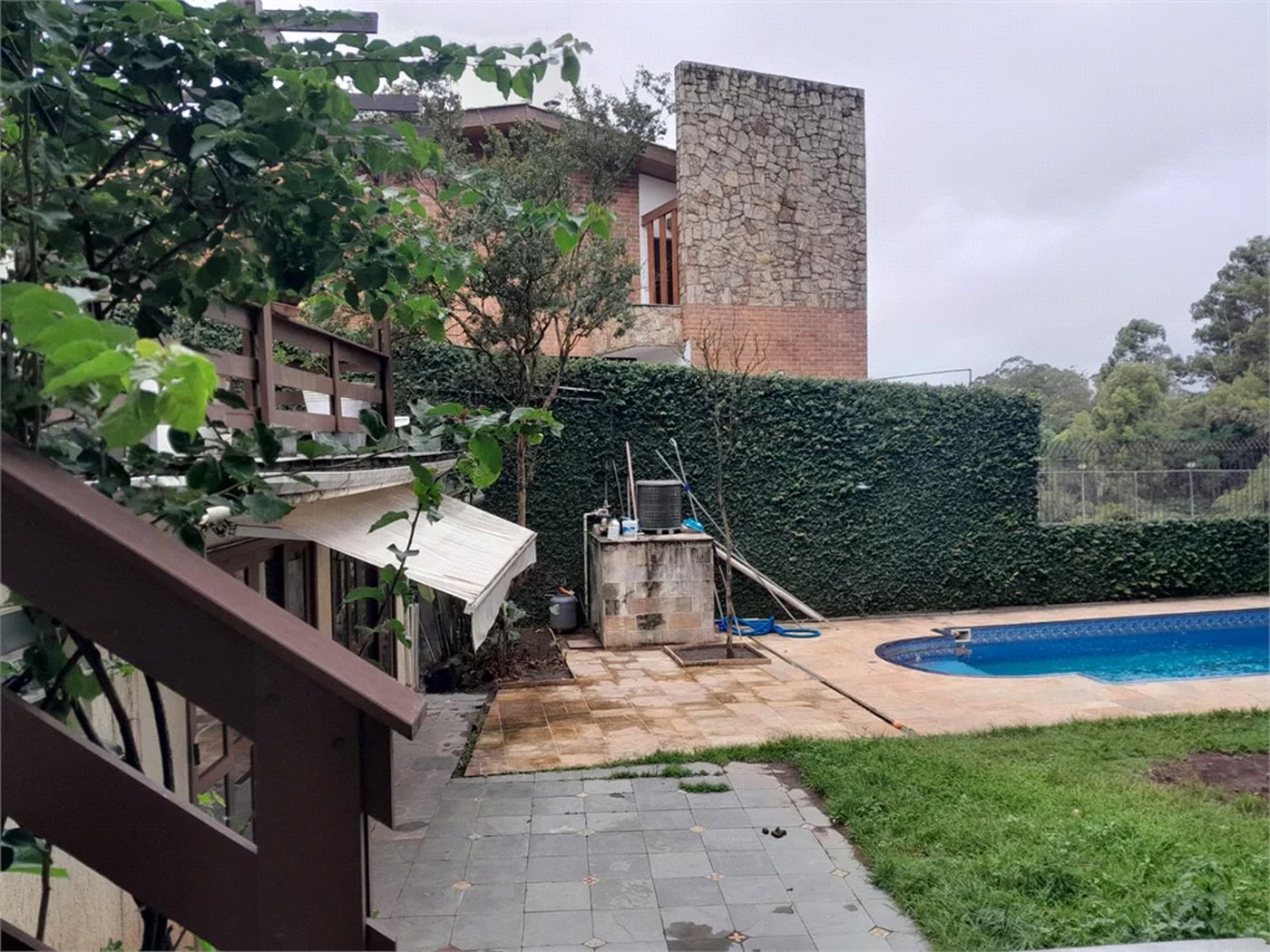Sobrado à venda com 6 quartos, sendo 3 suítes,  em Rolinópolis, São Paulo, SP