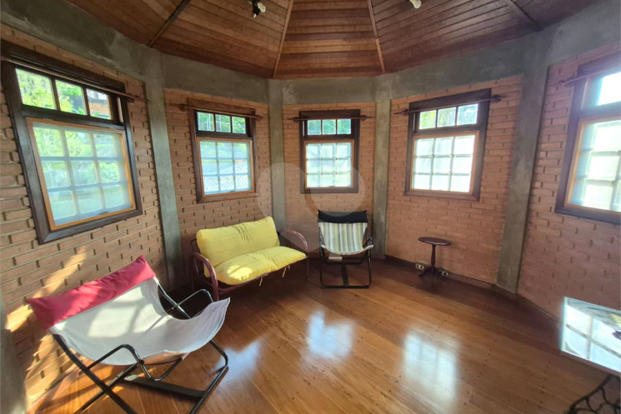 Casa à venda com 3 quartos, sendo 1 suíte, no condomínio Alpes da Cantareira, Mairiporã - SP