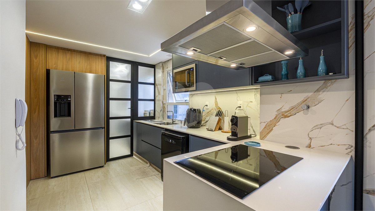 Apartamento à venda com 3 quartos, sendo 1 suíte, em Vila Uberabinha, São Paulo, SP