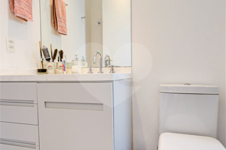 Apartamento à venda com 3 suítes em Campo Belo, São Paulo, SP