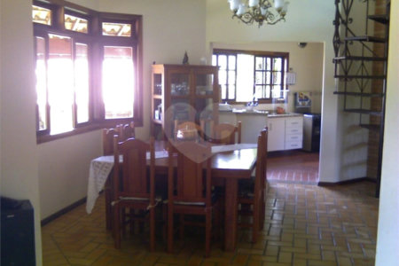 Casa à venda com 2 quartos, sendo 1 suíte, no condomínio Novo Horizonte, Piracaia - SP