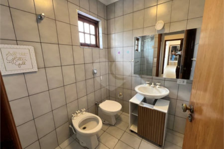Casa à venda ou para alugar com 4 quartos, sendo 3 suítes, no condomínio Estância Marambaia, Vinhedo - SP