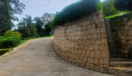 Casa à venda com 6 quartos, sendo 3 suítes, no condomínio Estância Marambaia, Vinhedo - SP