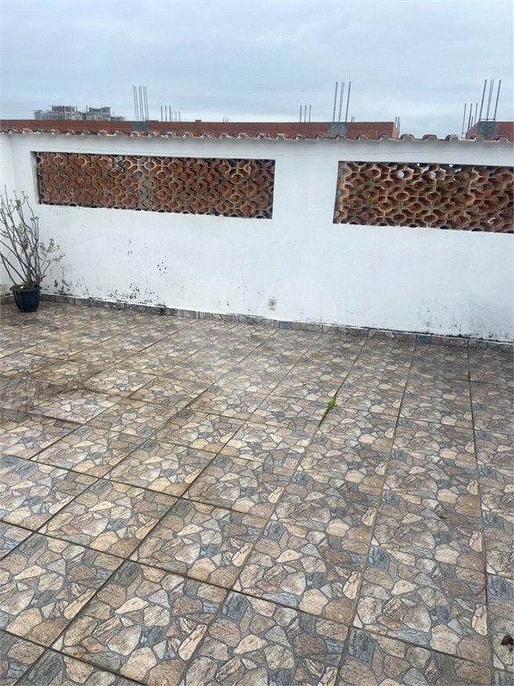 Sobrado à venda com 4 quartos, sendo 2 suítes, em Vila Ruth, Poá, SP