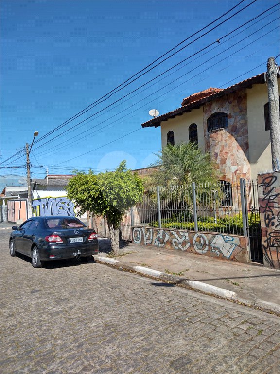 Sobrado à venda com 3 quartos, sendo 2 suítes, em Cidade Cruzeiro do Sul, Suzano, SP